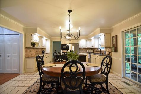 8931 Whispering Tree Lane Evansville IN 47711