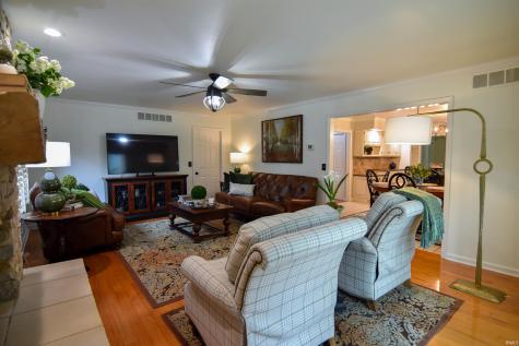 8931 Whispering Tree Lane Evansville IN 47711