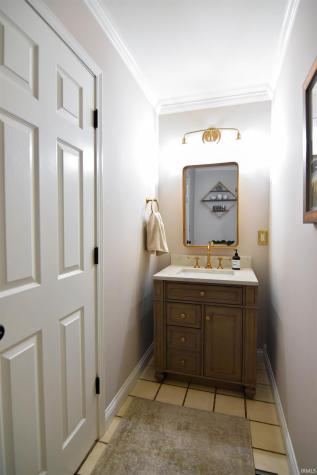8931 Whispering Tree Lane Evansville IN 47711