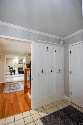 8931 Whispering Tree Lane Evansville IN 47711