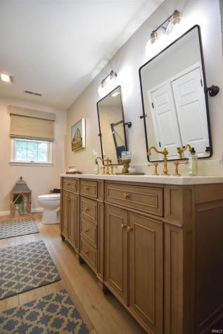 8931 Whispering Tree Lane Evansville IN 47711