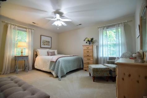 8931 Whispering Tree Lane Evansville IN 47711