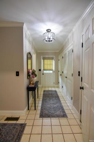 8931 Whispering Tree Lane Evansville IN 47711