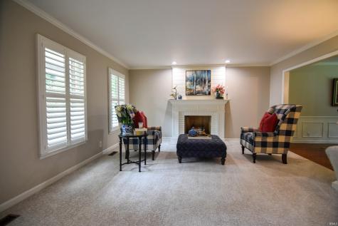 8931 Whispering Tree Lane Evansville IN 47711