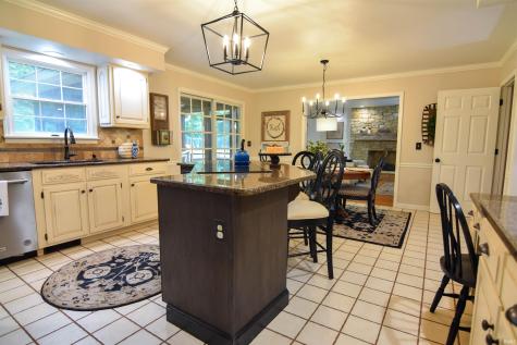 8931 Whispering Tree Lane Evansville IN 47711