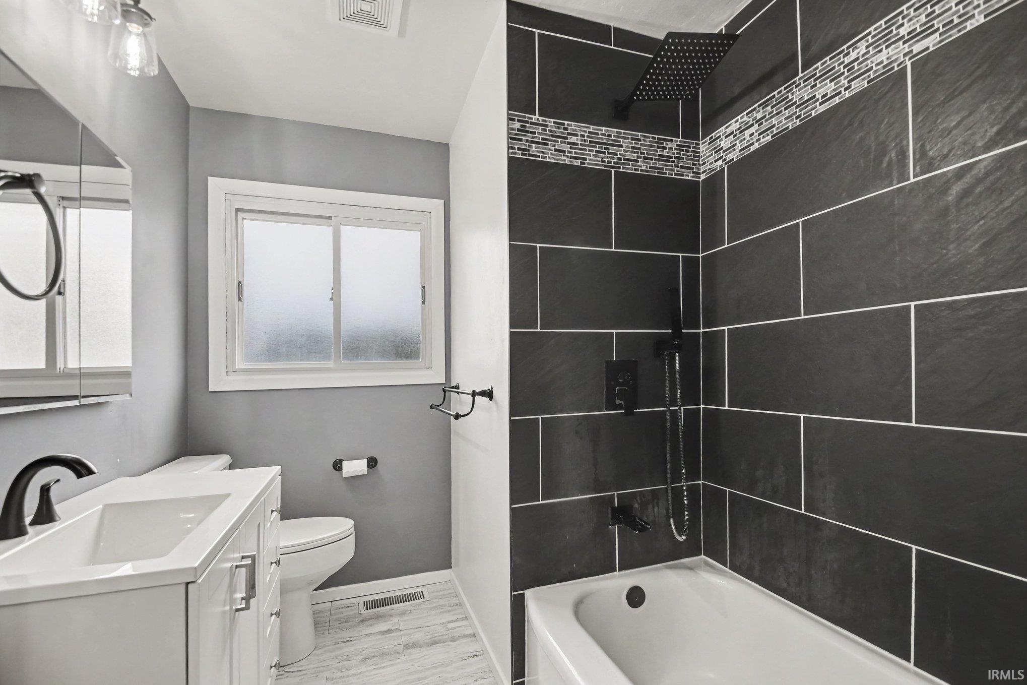 5015 Bloomfield Place South Bend IN 46619