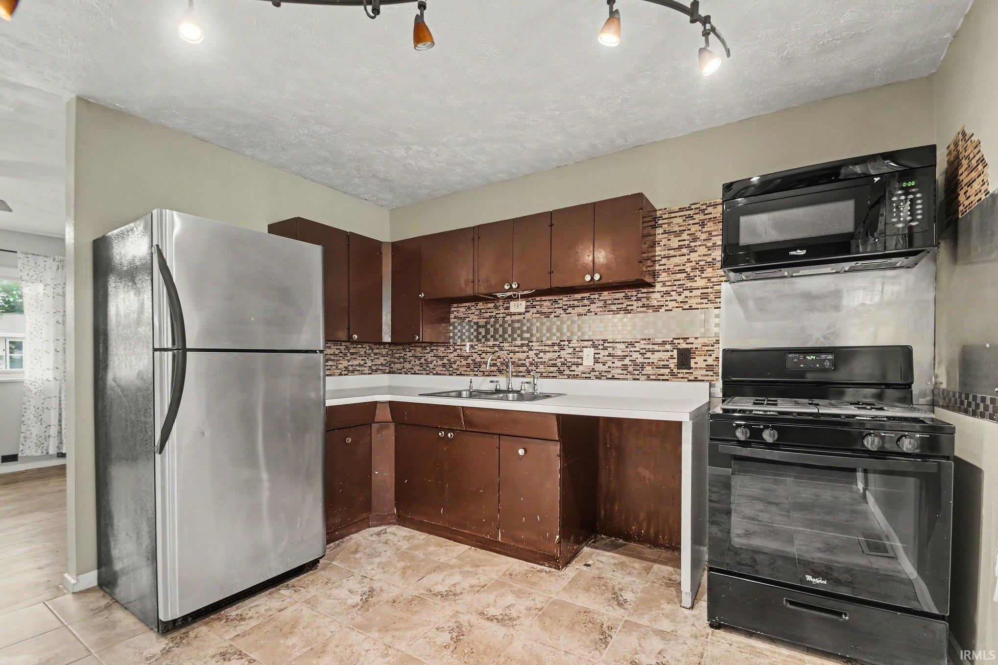 5015 Bloomfield Place South Bend IN 46619