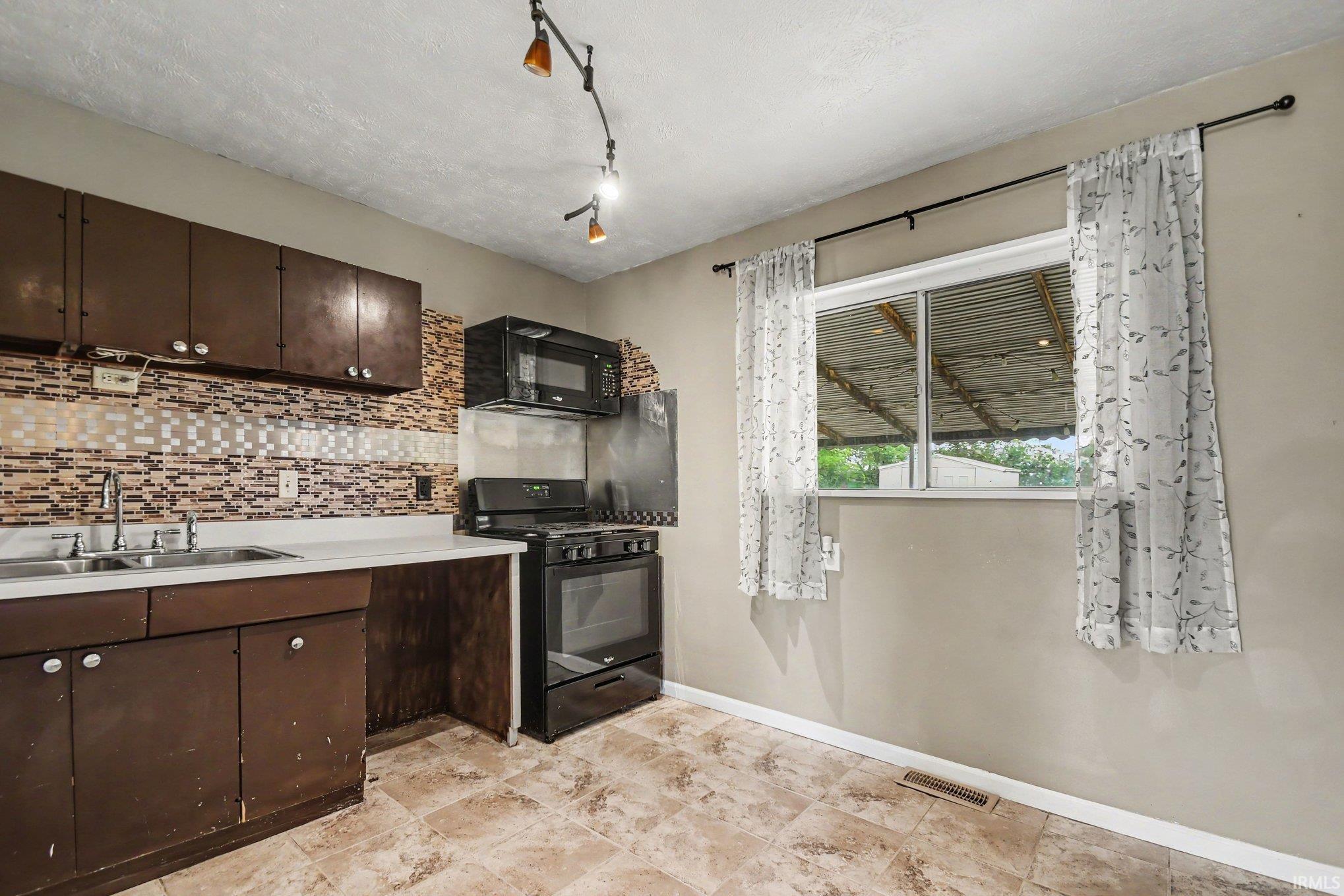 5015 Bloomfield Place South Bend IN 46619