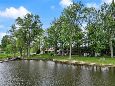 9122 N Steinbarger Lake Road Wawaka IN 46794