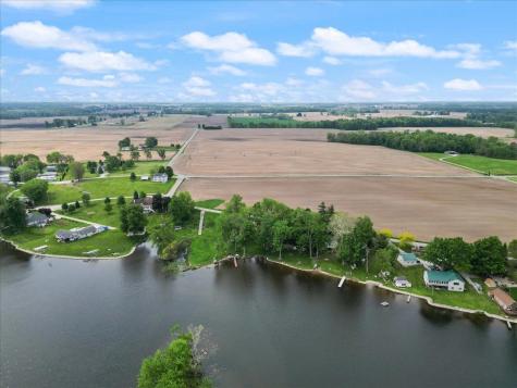 9122 N Steinbarger Lake Road Wawaka IN 46794