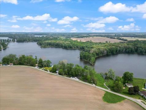 9122 N Steinbarger Lake Road Wawaka IN 46794