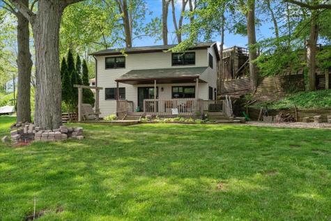 9122 N Steinbarger Lake Road Wawaka IN 46794