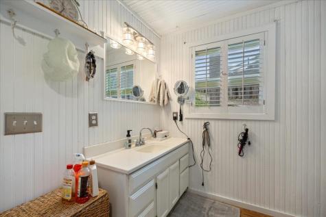 9122 N Steinbarger Lake Road Wawaka IN 46794