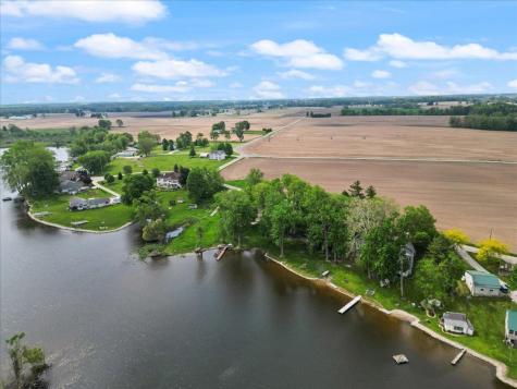 9122 N Steinbarger Lake Road Wawaka IN 46794