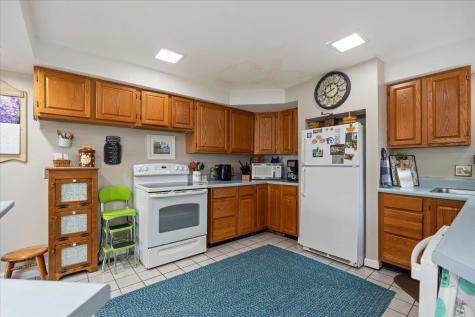 9122 N Steinbarger Lake Road Wawaka IN 46794