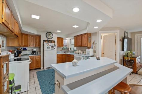 9122 N Steinbarger Lake Road Wawaka IN 46794