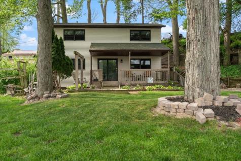 9122 N Steinbarger Lake Road Wawaka IN 46794