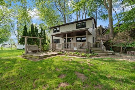 9122 N Steinbarger Lake Road Wawaka IN 46794