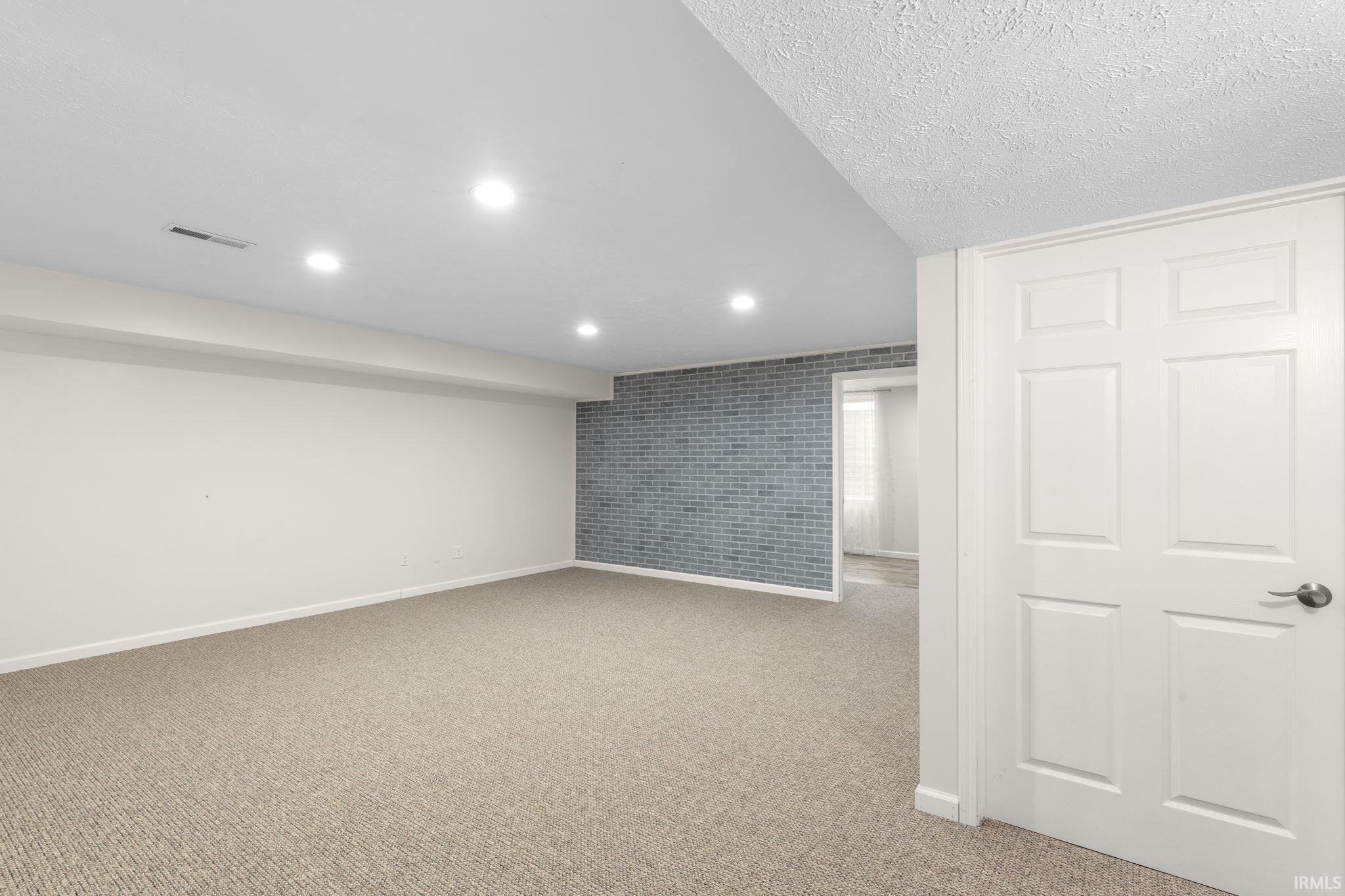 57318 Garnet Lane Goshen IN 46528