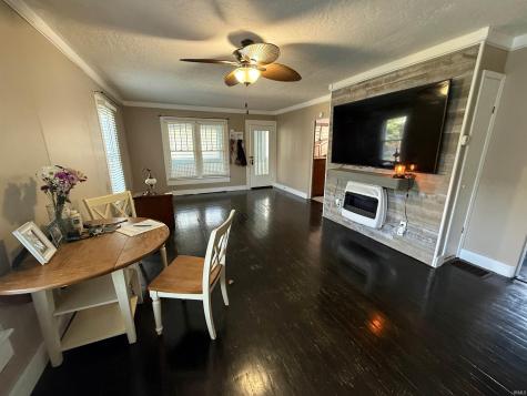 1211 E Spruce Street Petersburg IN 47567