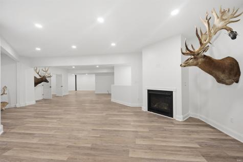 910 S 800 E Zionsville IN 46075