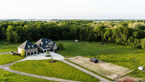910 S 800 E Zionsville IN 46075