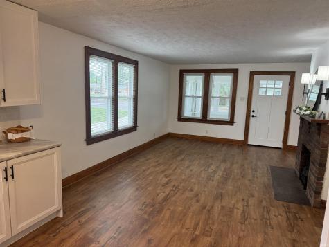 1209 N Boeke Road Evansville IN 47711