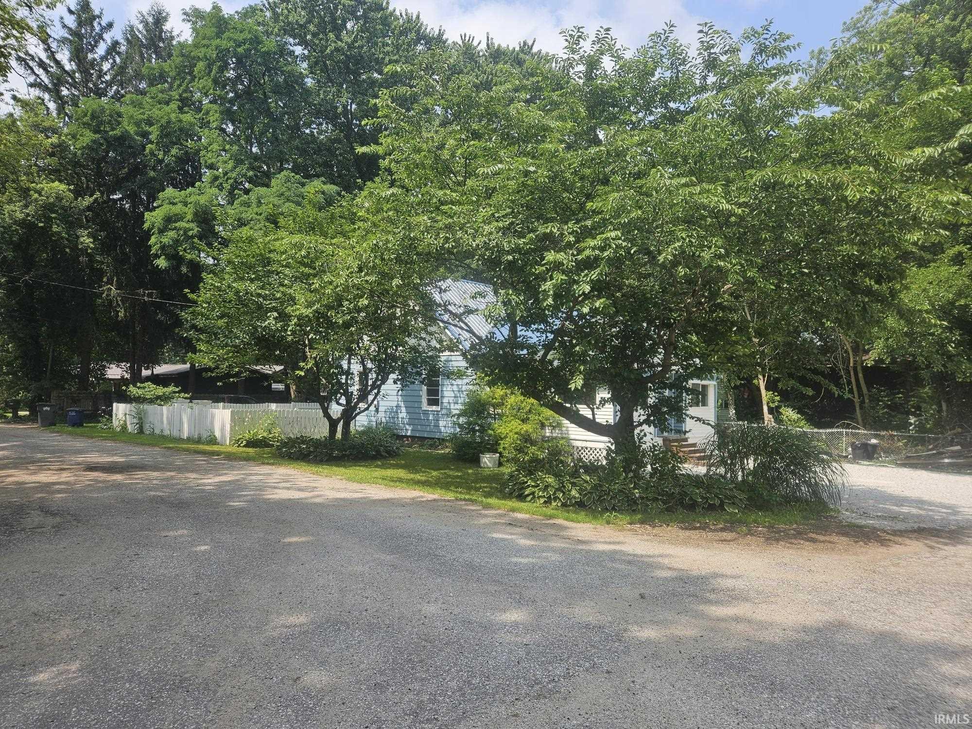8416 E Lindstrom Lane New Carlisle IN 46552