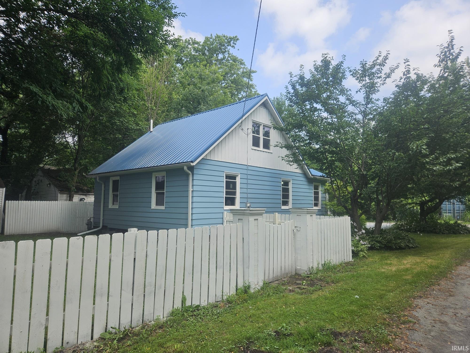 8416 E Lindstrom Lane New Carlisle IN 46552