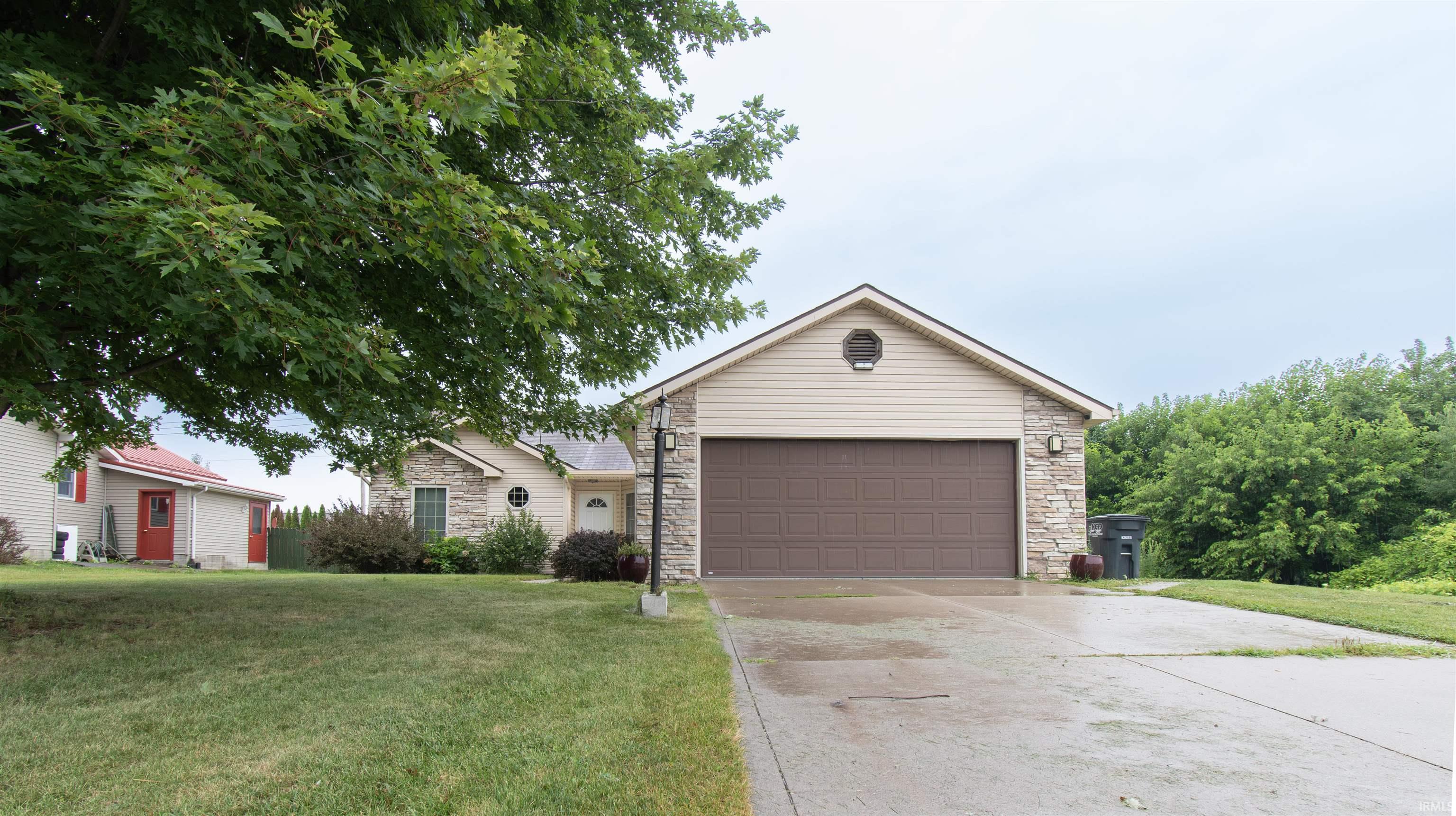 615 Seville Court Ligonier IN 46767