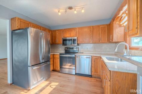 516 Brairfield Drive Fort Wayne IN 46825