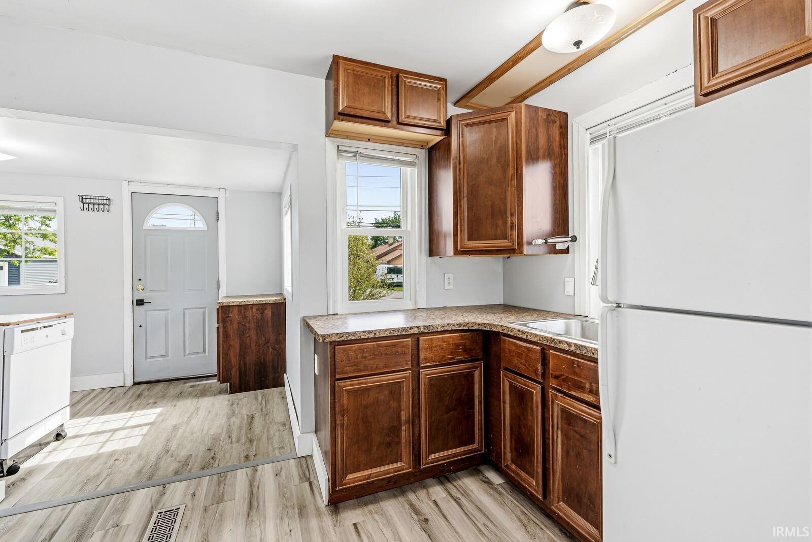 1731 Homewood Avenue Mishawaka IN 46544
