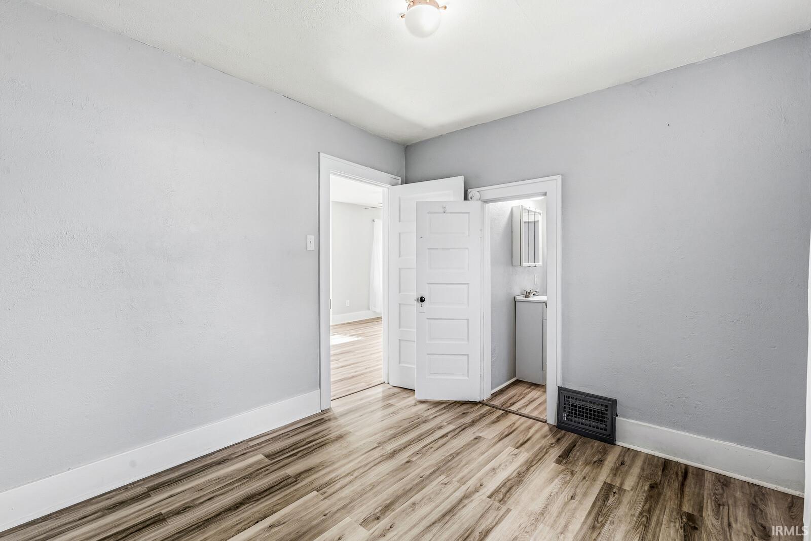 1731 Homewood Avenue Mishawaka IN 46544