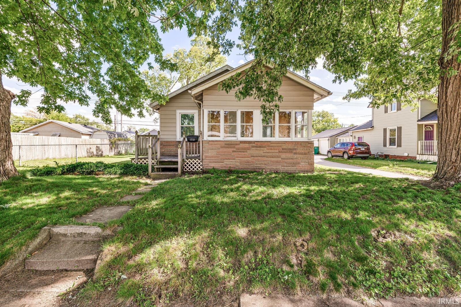 1731 Homewood Avenue Mishawaka IN 46544