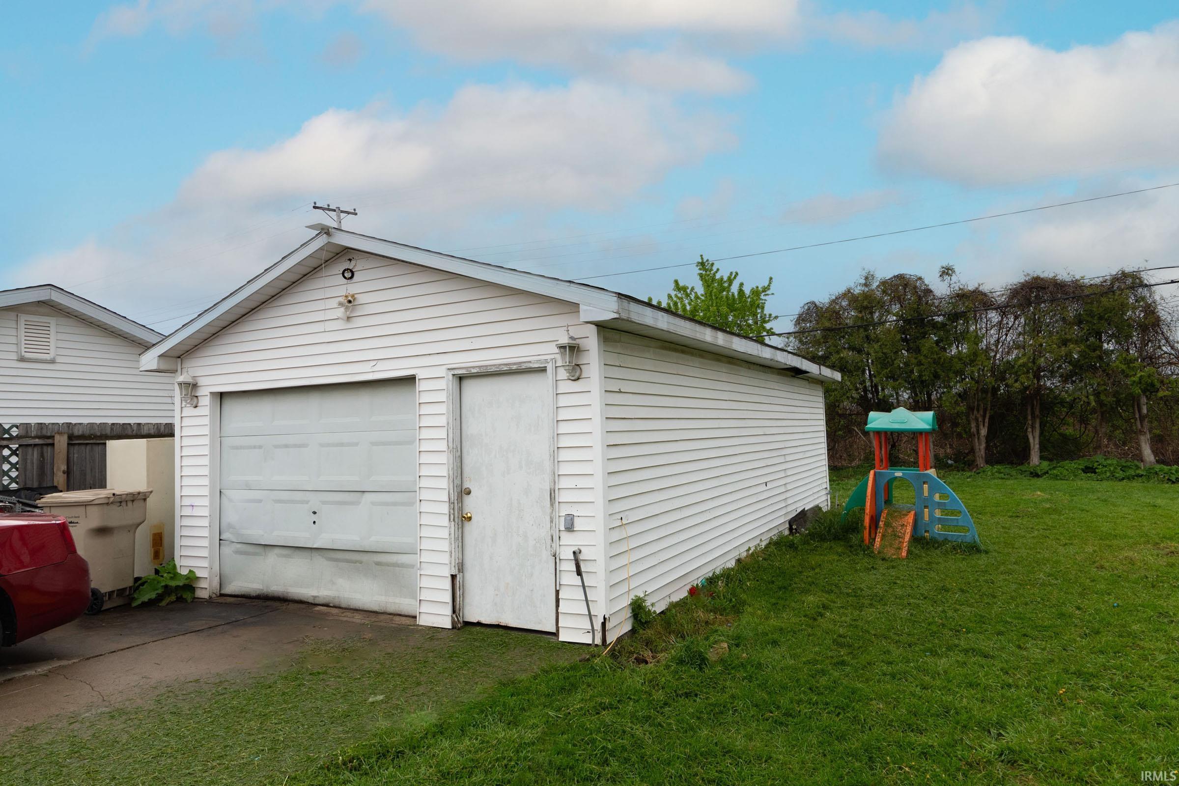 928 S Edison Avenue South Bend IN 46619