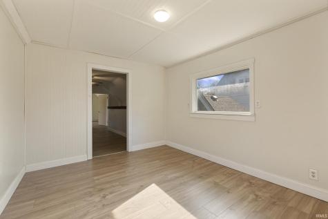 303 W Market Street Salem IN 47167