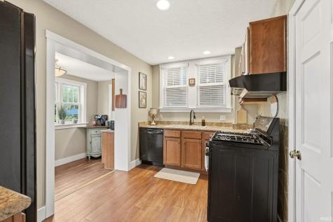 2721 West Drive Fort Wayne IN 46805