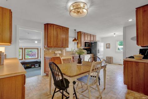 247 W Mechanic Street Bloomfield IN 47424