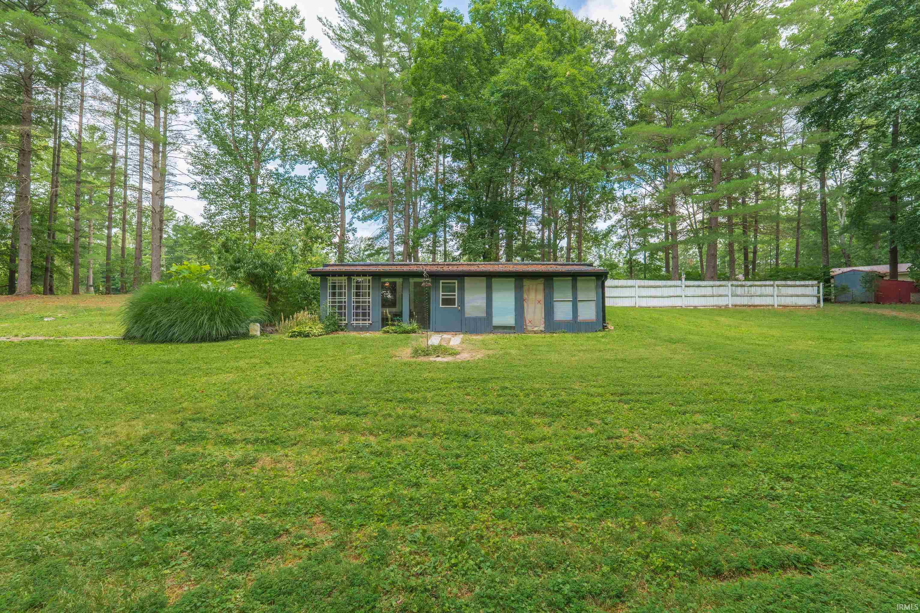 1260 N Lawrence Hollow Drive Bloomfield IN 47424