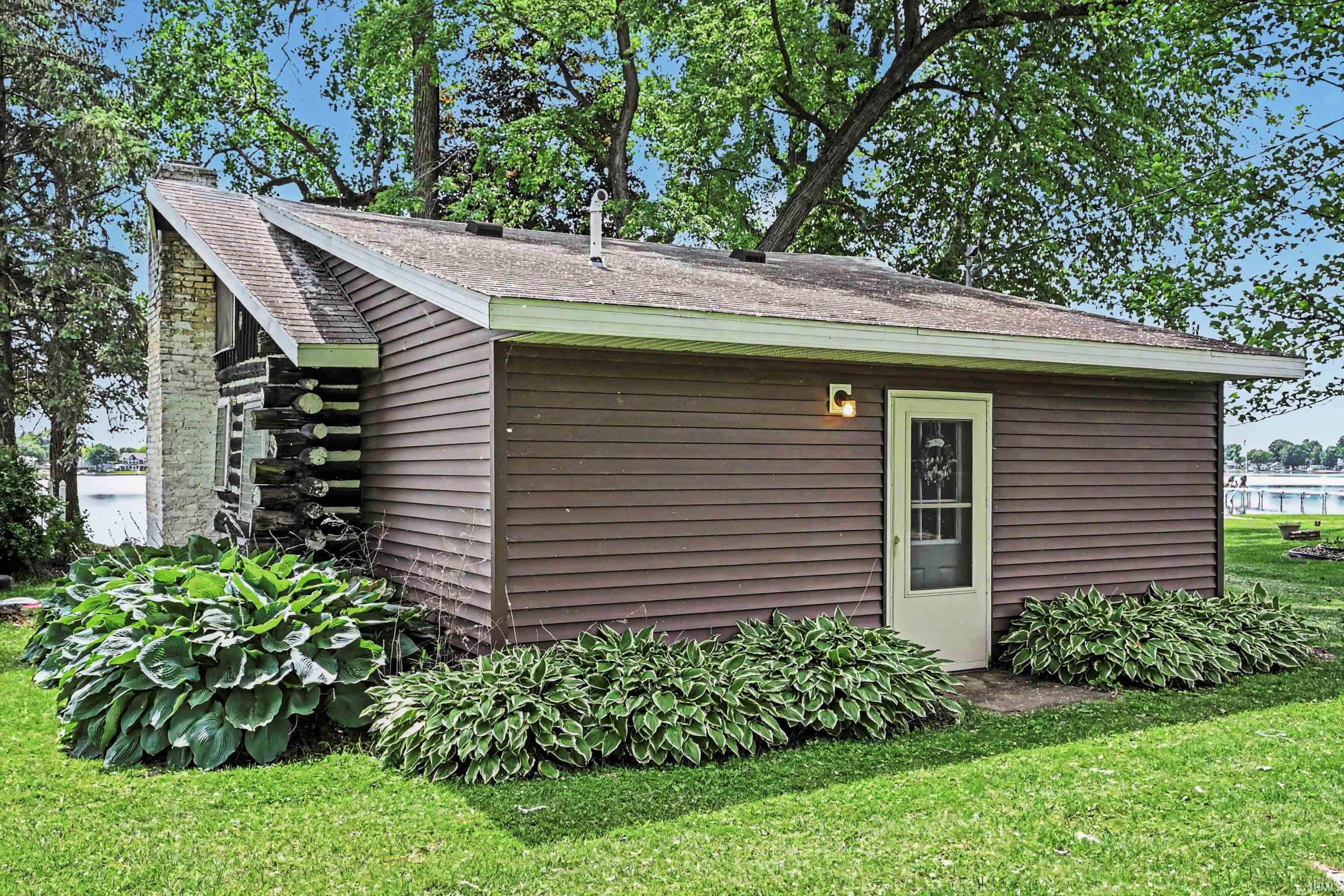3825 Lake Shore Drive Bremen IN 46506