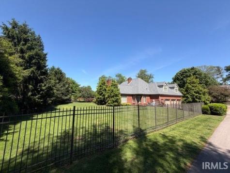 5421 Winthrop Court Evansville IN 47715