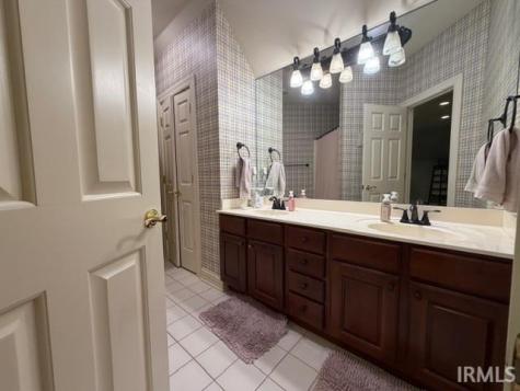 5421 Winthrop Court Evansville IN 47715