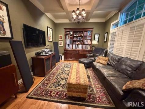 5421 Winthrop Court Evansville IN 47715