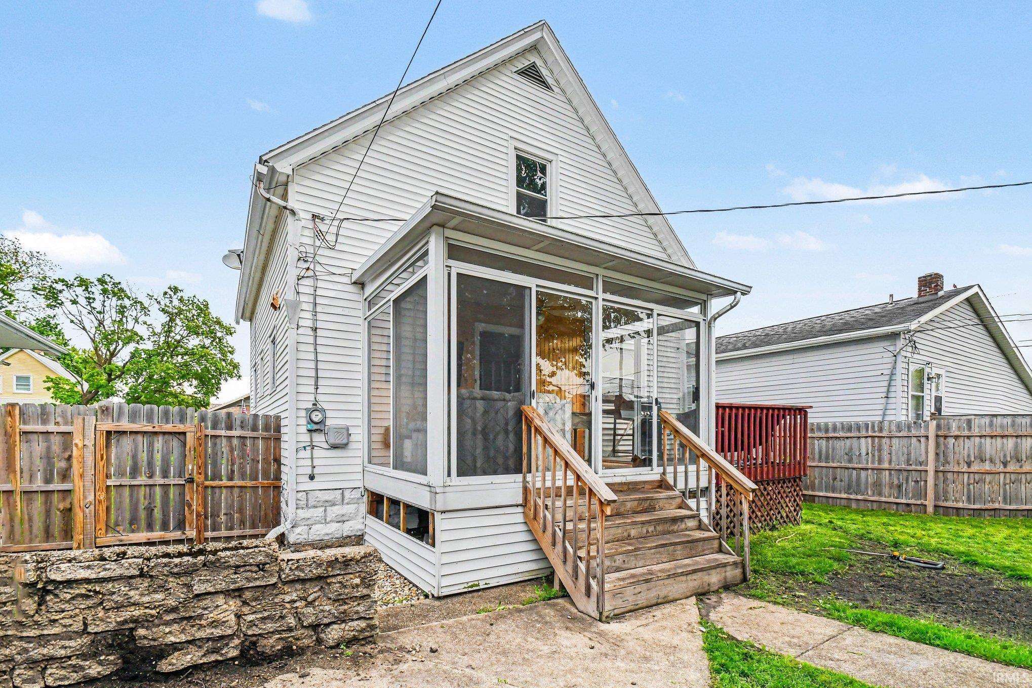 115 E 11th Street Mishawaka IN 46544