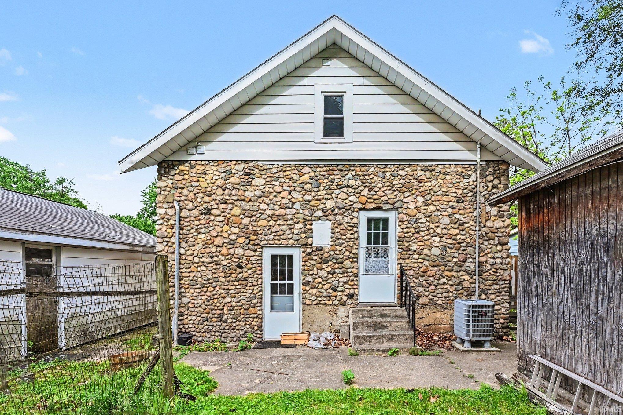 654 James Street Elkhart IN 46516