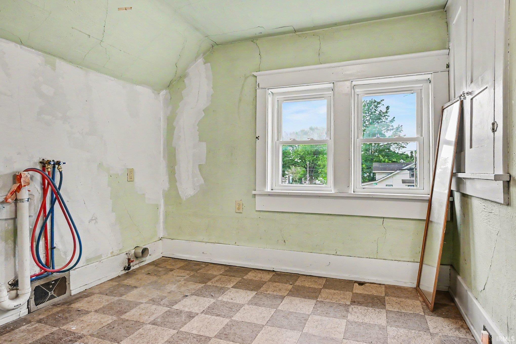 654 James Street Elkhart IN 46516