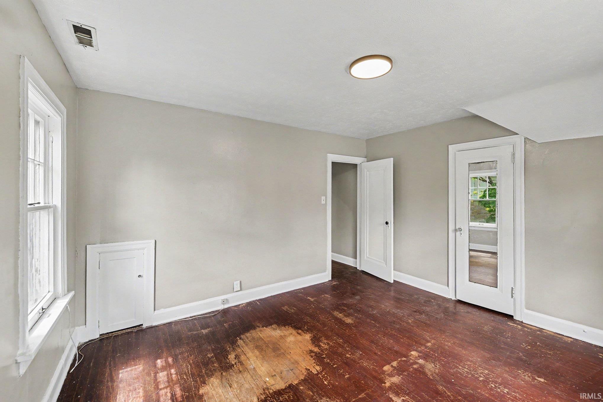 1237 Blaine Avenue South Bend IN 46616