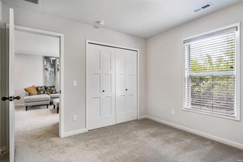 14201 Verona Lakes Passage Fort Wayne IN 46814