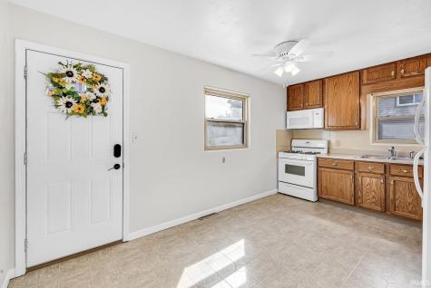 1810 Hass Drive South Bend IN 46635