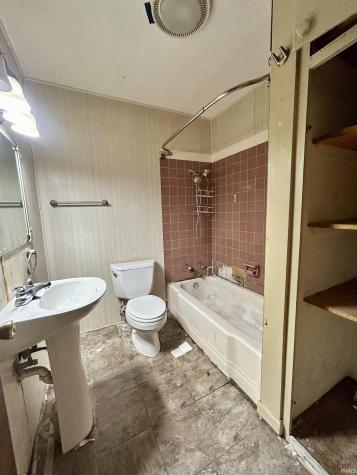 4260 W Grand Avenue Bloomington IN 47404